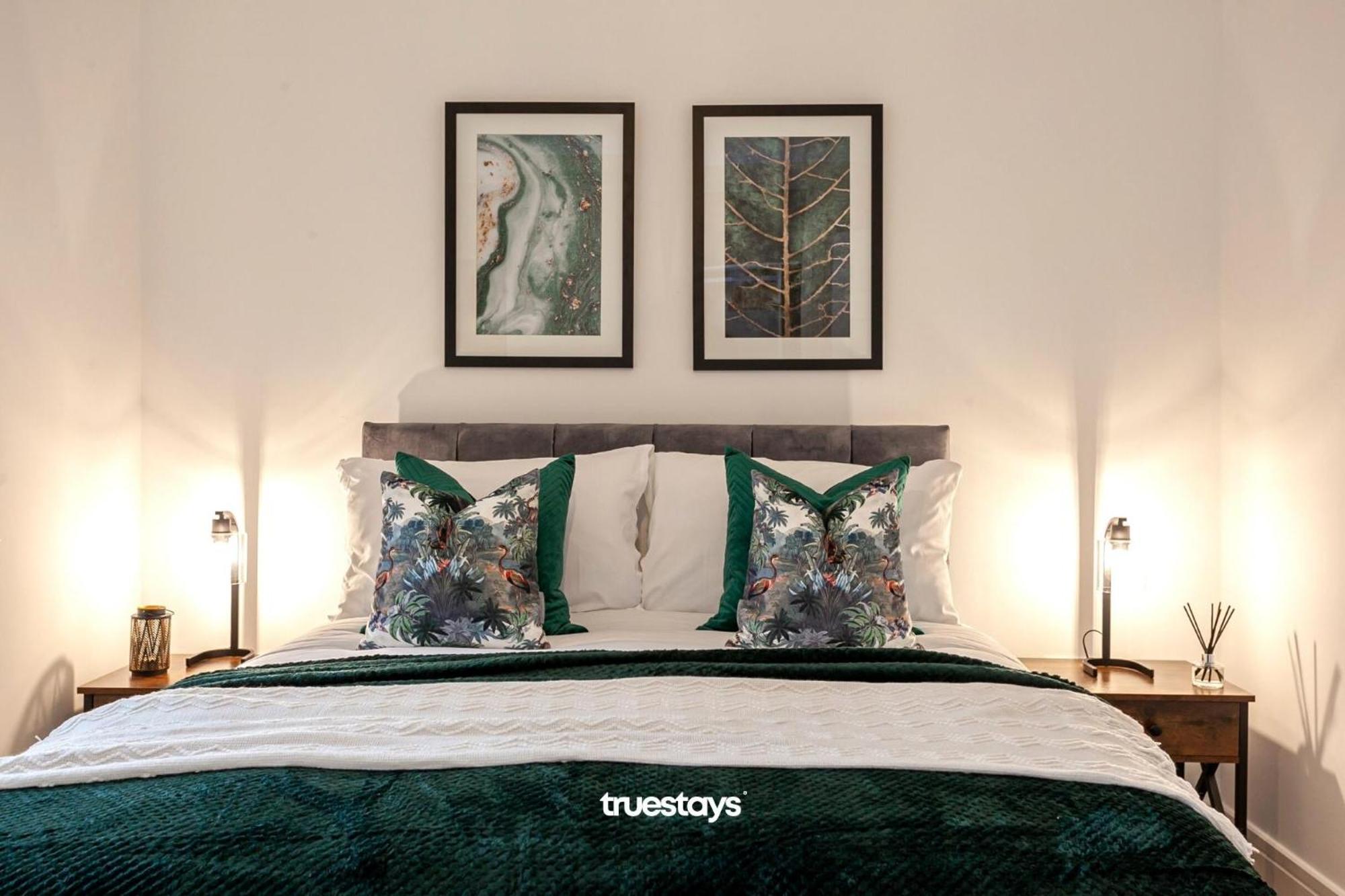 Ambassador House By Truestays - Luxury 4 Bedroom House In Stoke-On-Trent Etruria Kültér fotó