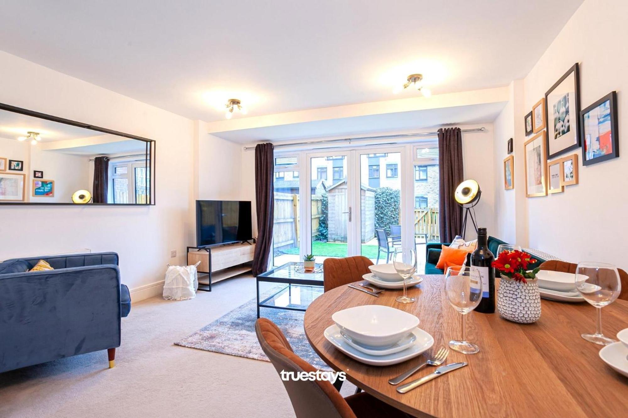 Ambassador House By Truestays - Luxury 4 Bedroom House In Stoke-On-Trent Etruria Kültér fotó