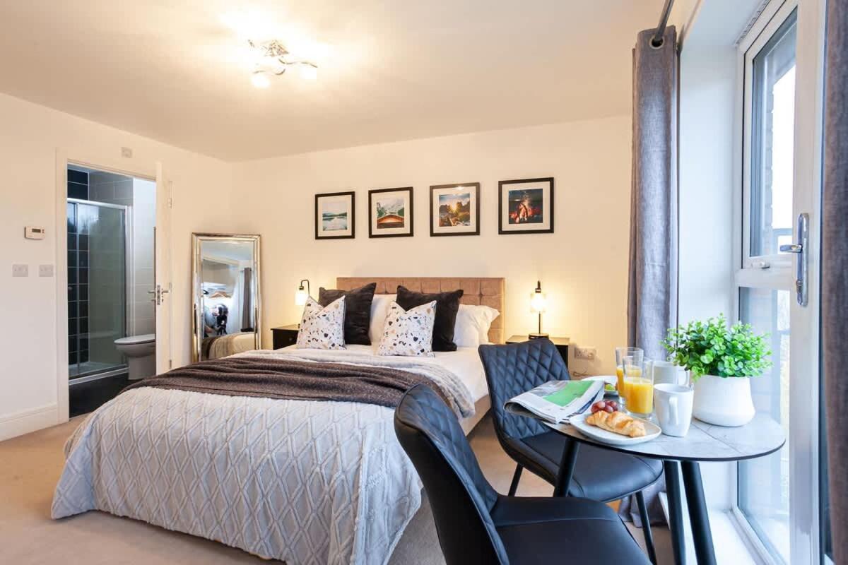 Ambassador House By Truestays - Luxury 4 Bedroom House In Stoke-On-Trent Etruria Kültér fotó