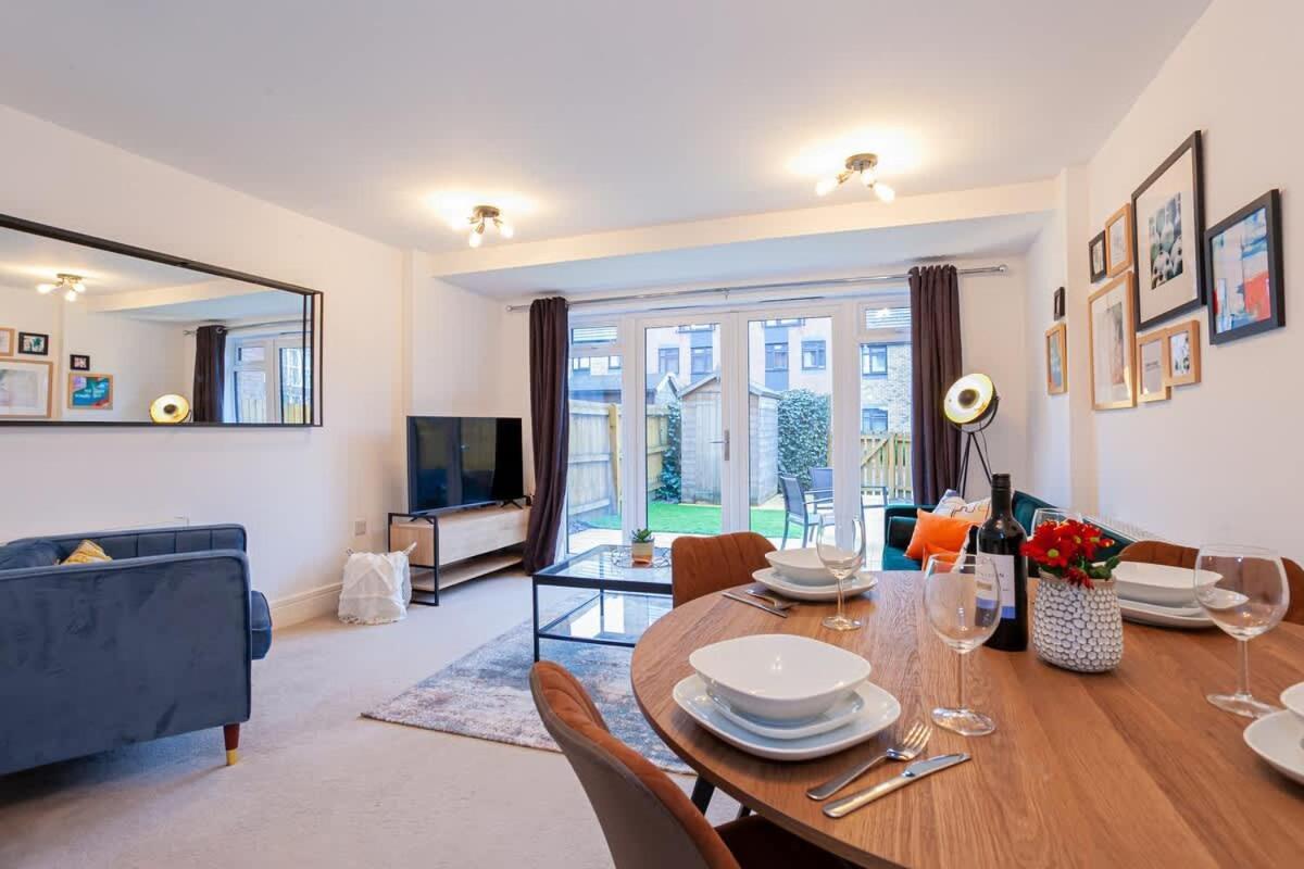 Ambassador House By Truestays - Luxury 4 Bedroom House In Stoke-On-Trent Etruria Kültér fotó